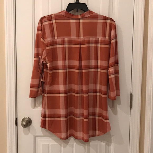 Blouse - Picture 2 of 3